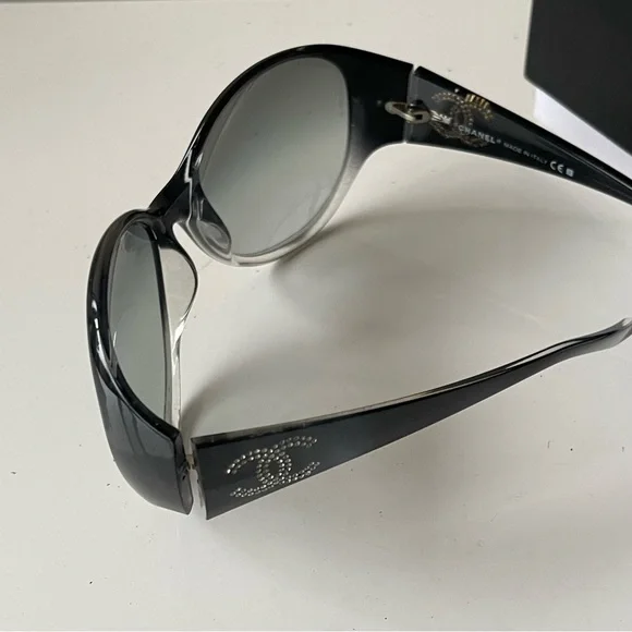 CHANEL sunglasses Y2K style
